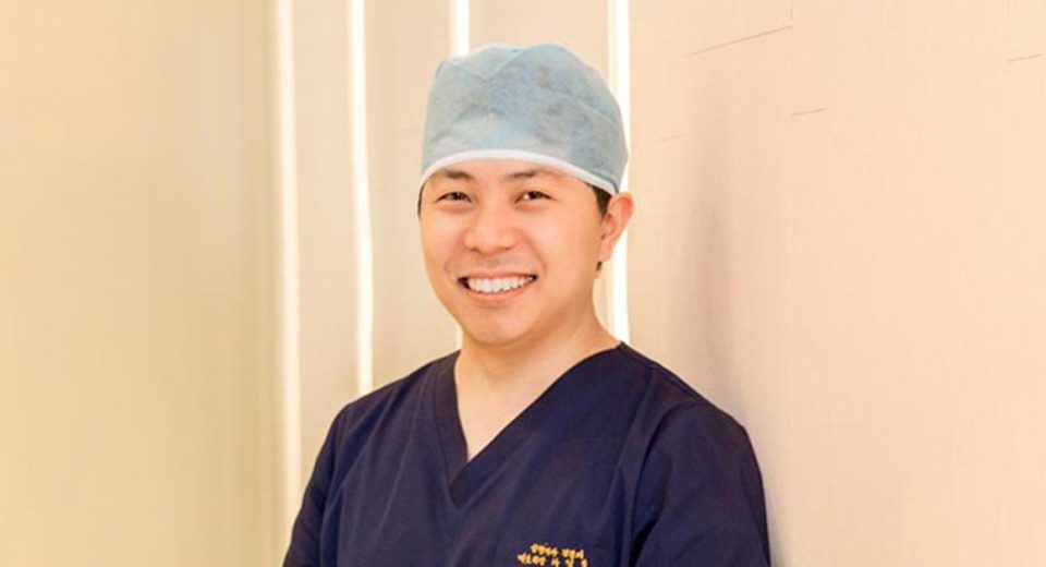 Dr Jeongho Cha - Dokter Bedah Plastik di Korea