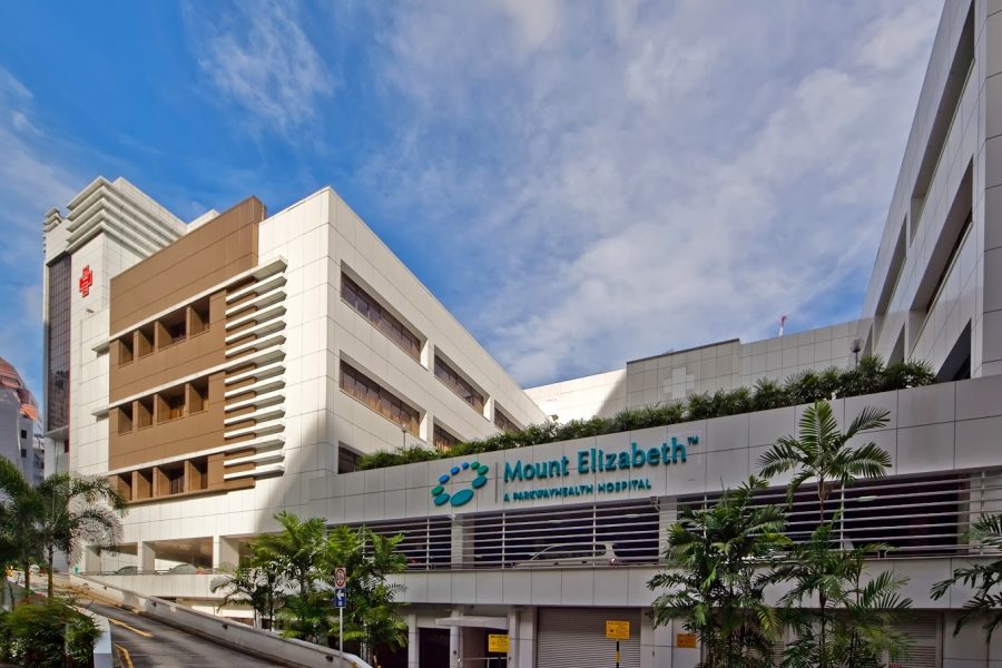 tampak depan gedung rumah sakit mount elizabeth singapore