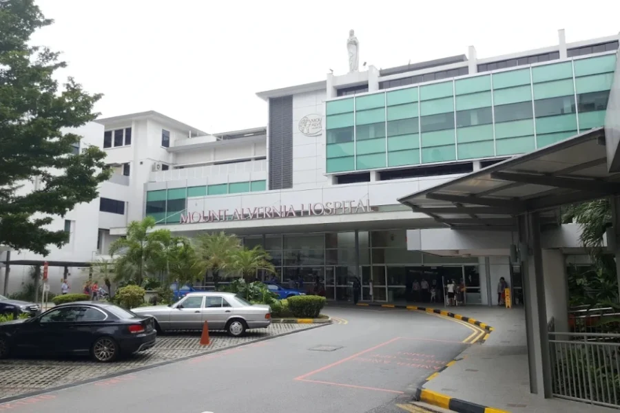 Tampak Luar Mount Alvernia Hospital