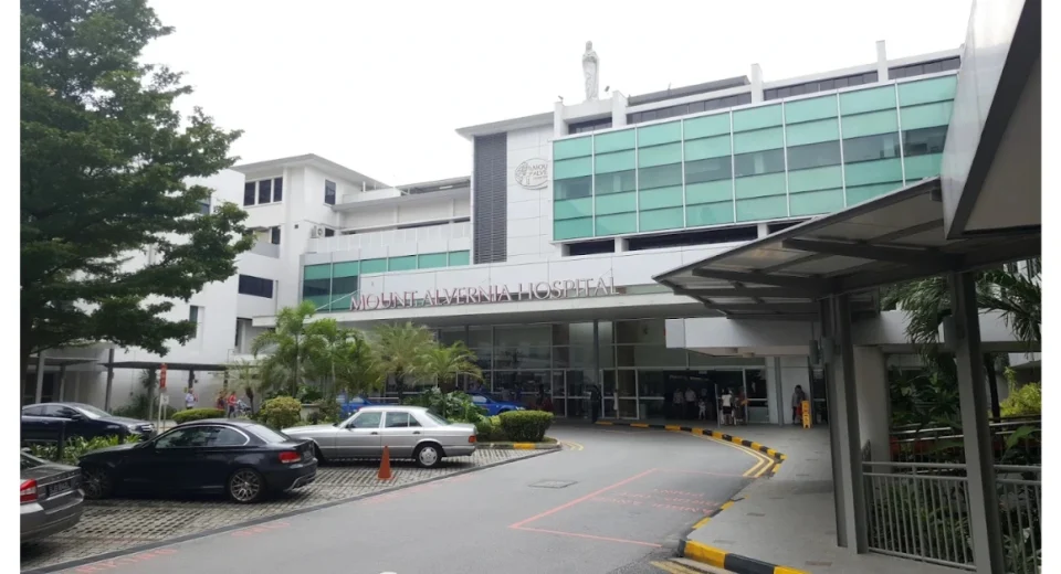 Tampak Luar Mount Alvernia Hospital