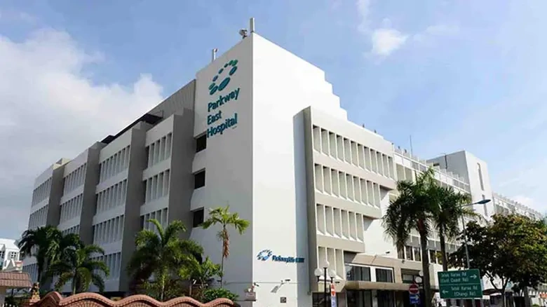 Tampak Luar Parkway East Hospital