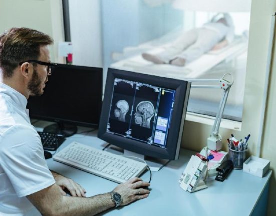 Mengenal MRI (Magnetic Resonance Imaging) - Prosedur hingga Manfaatnya