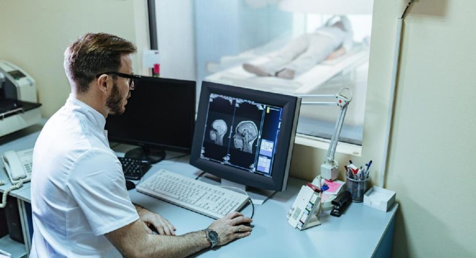Mengenal MRI (Magnetic Resonance Imaging) - Prosedur hingga Manfaatnya