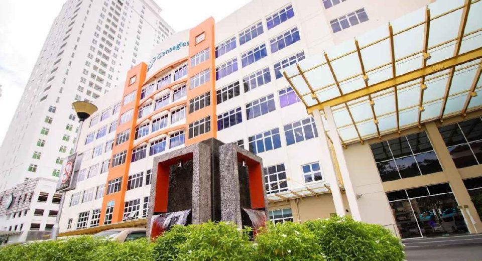 Tampak Luar Gleneagles Hospital Penang