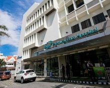 Tampak Luar Parkway East Hospital