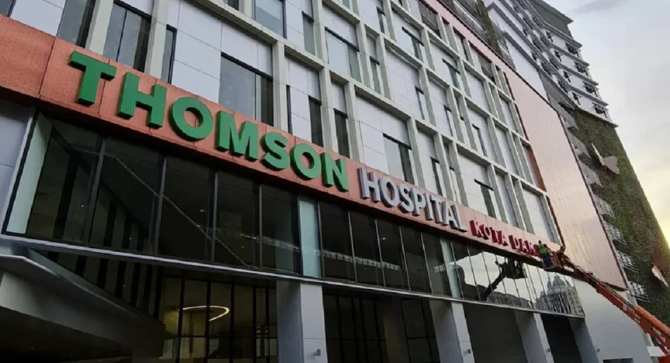 Tampak Luar Thomson Hospital