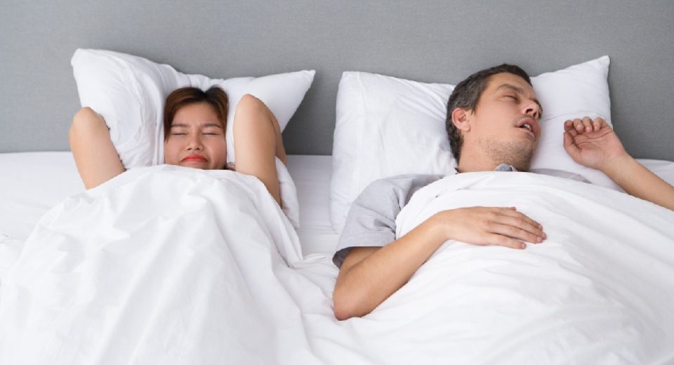 Apakah Mendengkur saat Tidur Tanda Penyakit Jantung