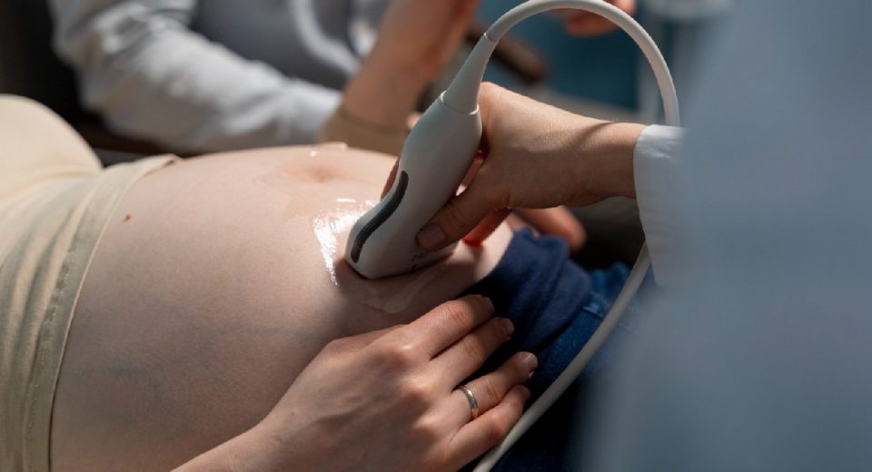 8 Tips Bayi Tabung Berhasil hingga Persalinan