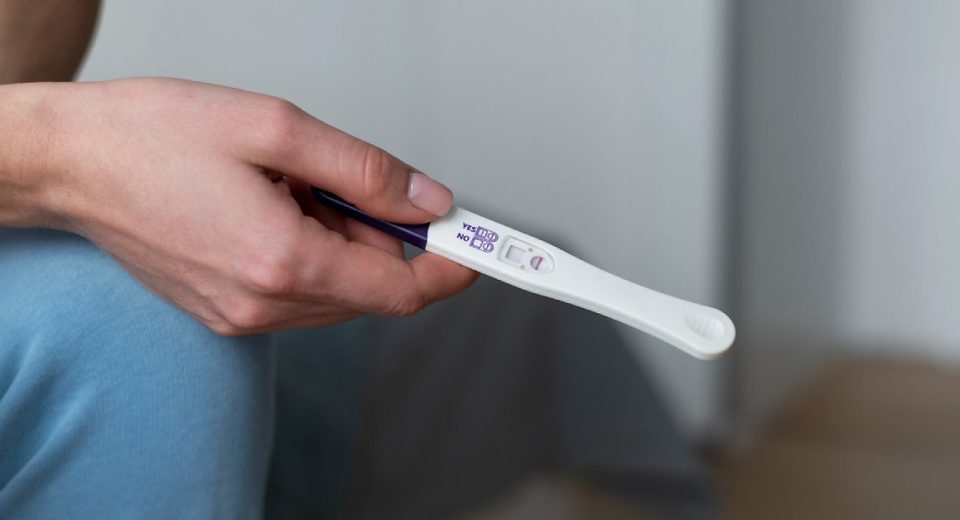 Apakah Wanita yang Sudah Menopause Bisa Hamil