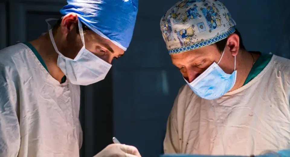 Kiat Memilih Dokter Spesialis Usus Buntu di Singapura dan Rekomendasinya