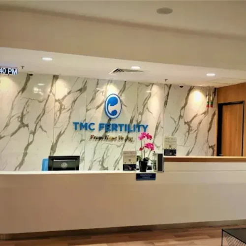 Resepsionis di TMC Fertility IVF Centre Puchong