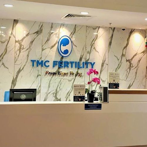 Resepsionis di TMC Fertility IVF Centre Puchong
