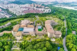Tampilan Commercial & Retail Area di KL Wellness City